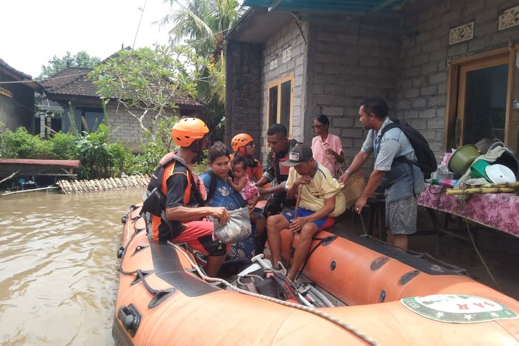 Bali, banjir, Banjir Bali, bali banjir hari ini, bali banjir 2025, bali banjir, banjir bali 10 september 2025, Banjir Bali 10 September, Bali Dikepung Banjir, Apa Penyebabnya?, Enam Toko Ambruk di Denpasar, Tiga Orang Hilang, Wali Kota Denpasar Sebut Banjir Terparah Puluhan Tahun, Penjelasan BMKG: Curah Hujan Ekstrem Picu Banjir, Ahli Tata Ruang: Alih Fungsi Lahan Perparah Banjir, BNPB Imbau Warga Waspada