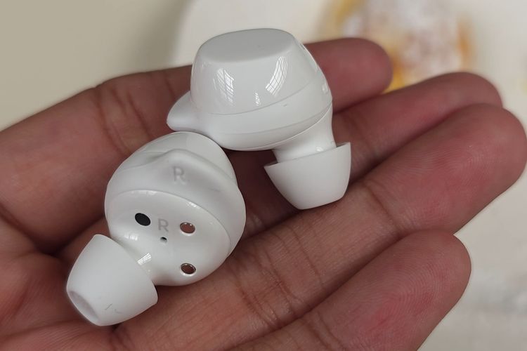 Galaxy Buds Core, Samsung, Galaxy Buds FE, earbud, TWS Samsung, Galaxy AI, Samsung Galaxy Buds Core, harga Galaxy Buds Core, tws termurah samsung, tws bluetooth, Sebulan Cobain Galaxy Buds Core: TWS Termurah Samsung yang Nggak Murahan
