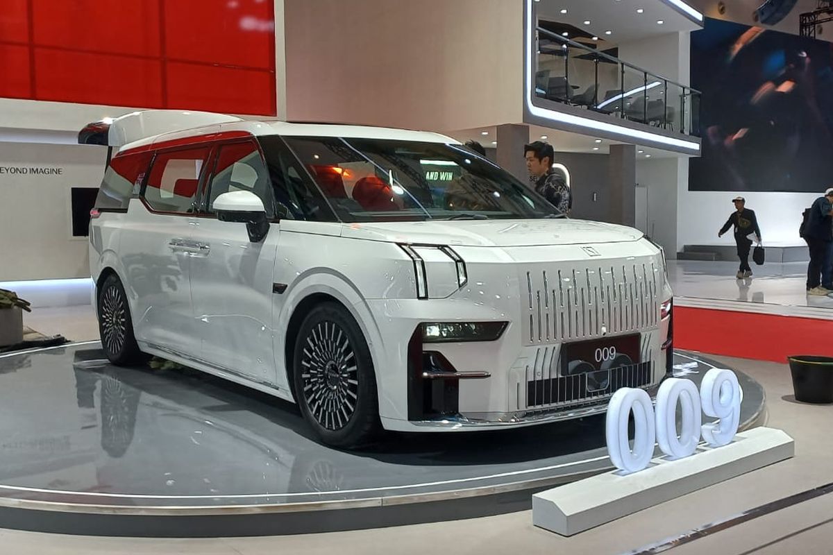 Zeekr 009, Xpeng X9, IIMS 2026, MPV listrik, Adu Spesifikasi MPV Listrik China: Xpeng X9 vs Zeekr 009, Interior &amp; Kenyamanan, Fitur Unggulan, Performa Motor, Kapasitas Baterai: Jarak Tempuh, Kesimpulan
