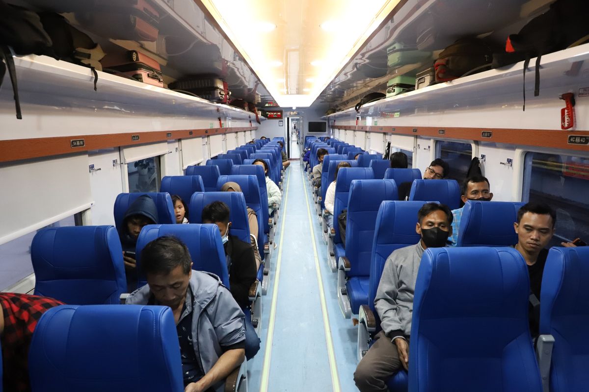 kereta new generation apa saja, ka pasundan new generation, ka pasundan kiaracondong surabaya gubeng, kereta new generation ekonomi, rangkaian ekonomi new generation, Mulai 1 Agustus 2025, KA Pasundan Resmi Pakai Kereta New Generation