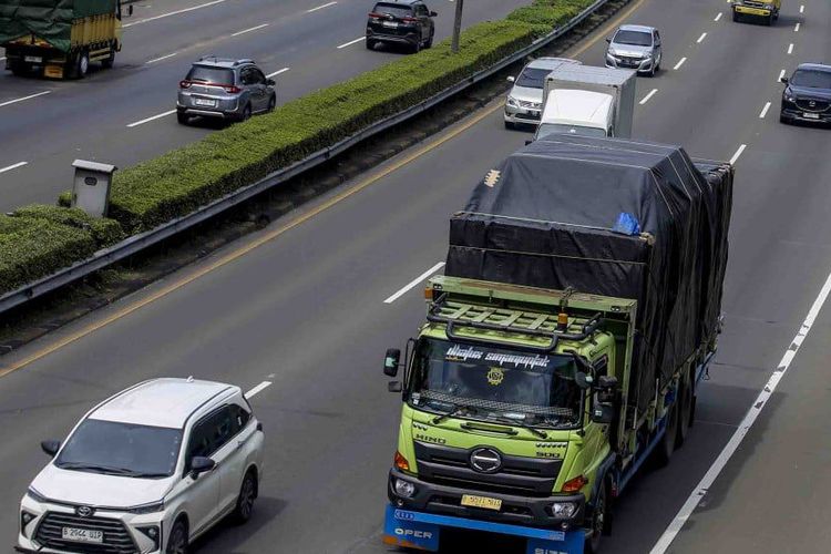 arus balik, Lebaran 2026, Kemenhub, Menhub Minta Pengusaha Logistik Patuhi Pembatasan Truk saat Arus Balik