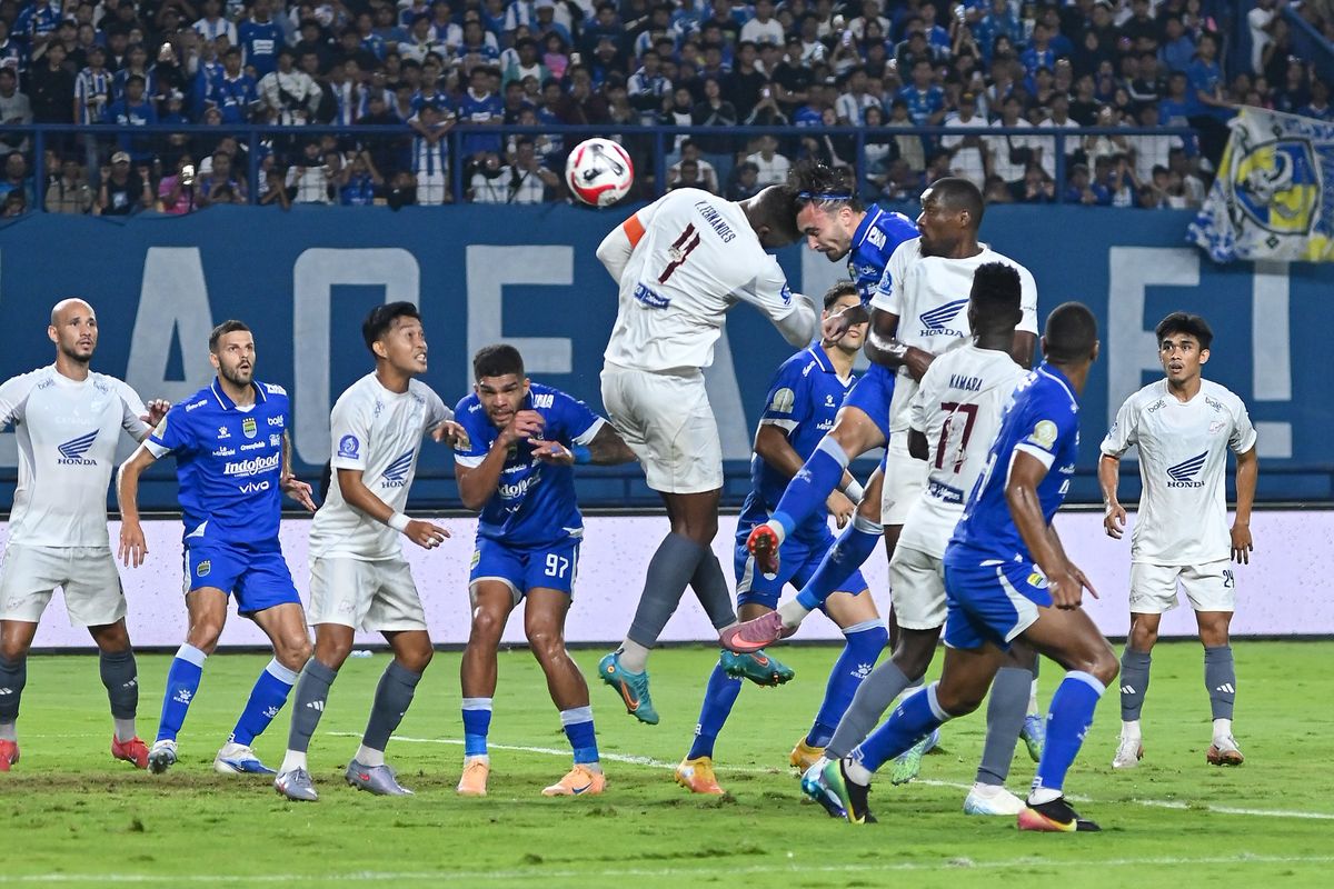 Super League, Persib, PSM Makassar, Persib vs PSM, Andrew Jung, Persib Bandung, Super League 2025-2026, Borneo FC, Hasil Persib Vs PSM 1-0, Gol Andrew Jung Antar Maung Salip Borneo FC