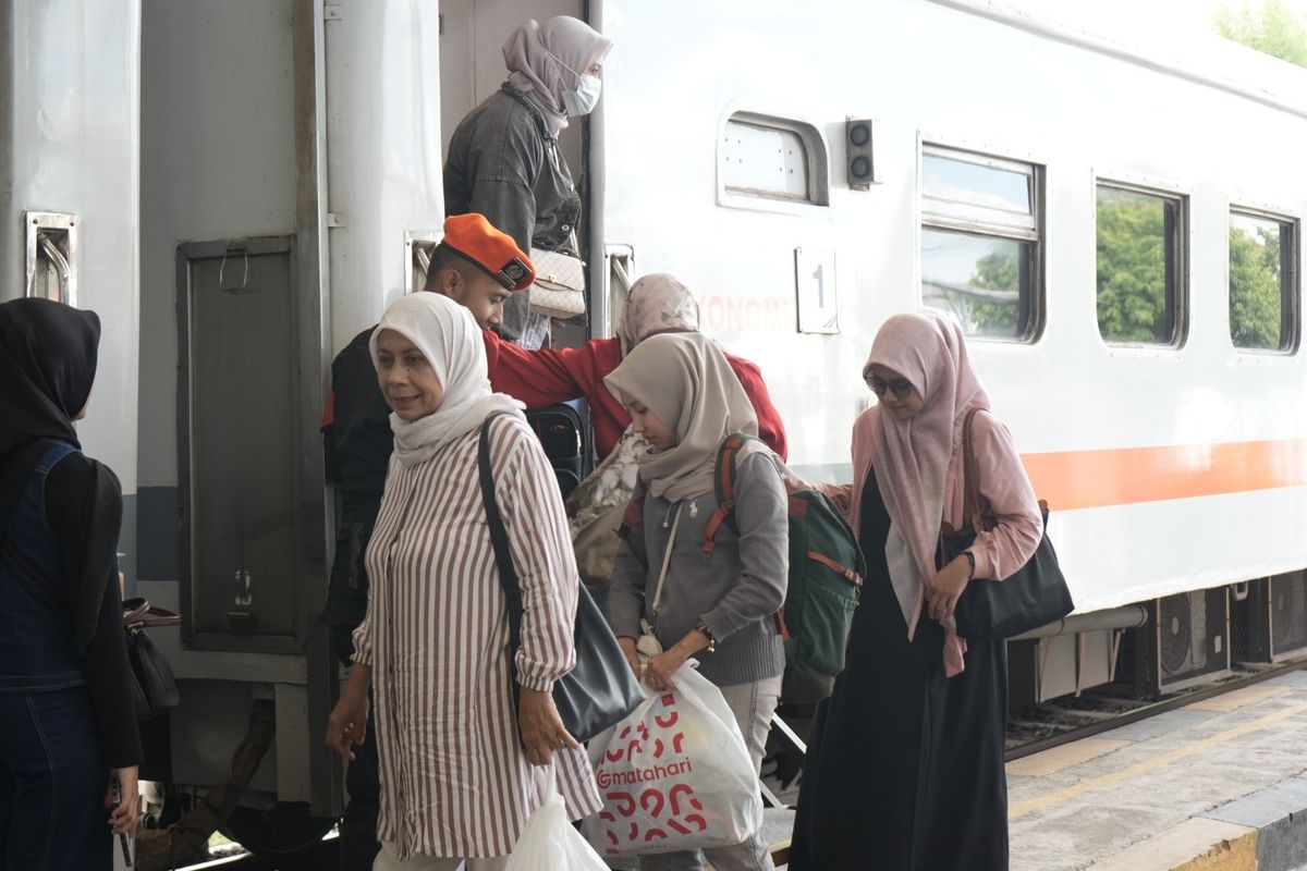 kereta api, Banyuwangi, KA Probowangi, Kabupaten Banyuwangi, Jawa Timur, Stasiun Surabaya Gubeng, Penumpang KA Probowangi Tembus 330.000, Naik 4 Persen Setiap Bulan
