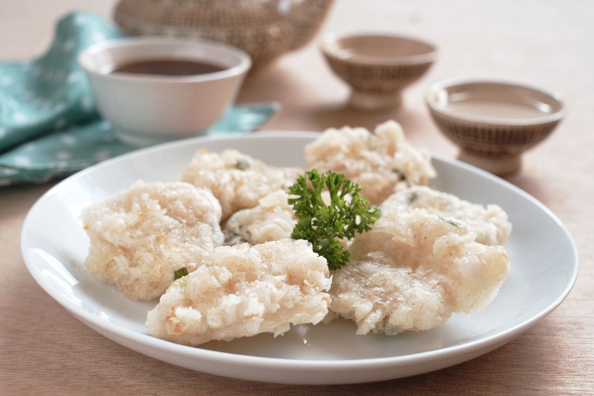 cara goreng cireng agar tidak meledak, cara goreng cireng agar tidak keras, cara goreng cireng agar tidak lengket, cara goreng cireng, Cara Goreng Cireng yang Mekar Mengembang, Tidak Keras dan Berminyak, 1. Hindari Menggunakan Baking Soda, 2. Jangan Pakai Api Tinggi Saat Menggoreng, 3. Langsung Goreng Setelah Adonan Jadi, 4. Minyak Jangan Terlalu Panas dan Jangan Terlalu Banyak, 5. Goreng dalam Jumlah yang Pas, 6. Tiriskan Cireng di Atas Tisu, 7. Campur Biang Saat Masih Hangat