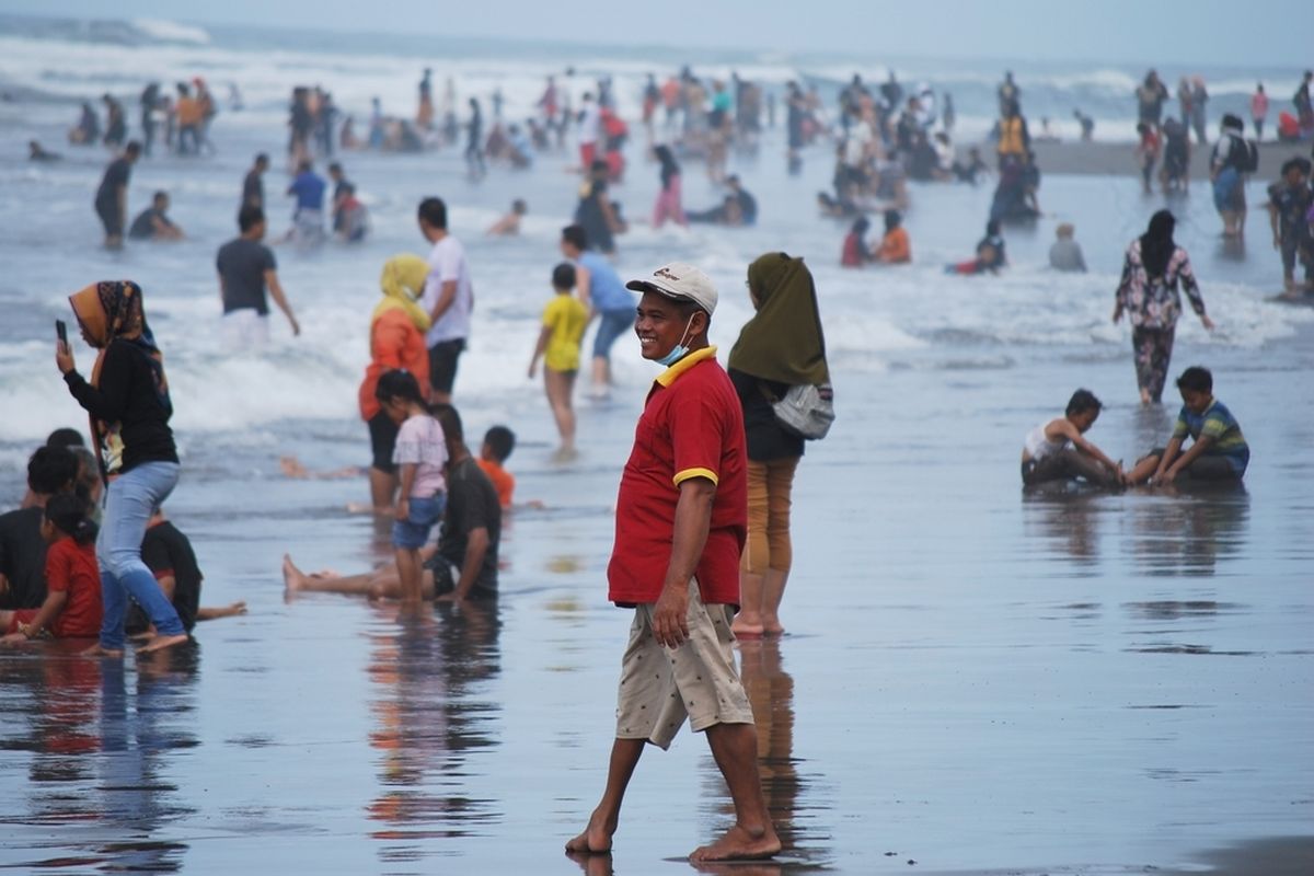 Pantai Parangtritis, Kenapa Pantai Parangtritis Selalu Jadi Favorit Wisatawan saat Liburan?
