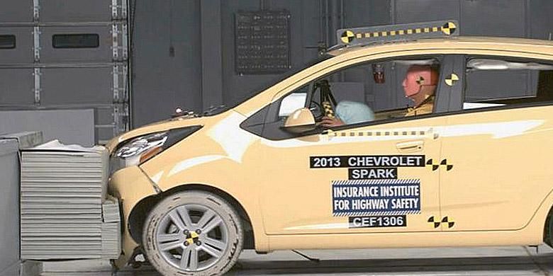 Boneka, crash test, Balai Pengujian Laik Jalan dan Sertifikasi Kendaraan Bermotor, BPLJSKB, uji tabrak, Boneka Dummy Crash Test Dibuat Mirip Manusia, Punya 30 Sensor
