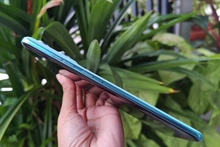 smartphone, Motorola, Smartphone, Motorola Edge 60 Fusion, Galaxy S10 Plus, motorola edge 60 fusion, Hands-on Motorola Edge 60 Fusion, Nostalgia HP Lawas tapi Kaya Fitur AI, Layar lengkung seperti Samsung Galaxy S10 Plus, Penampang nyentrik anti-licin  , Warna yang serasi, Kamera AI, Dilengkapi Moto AI