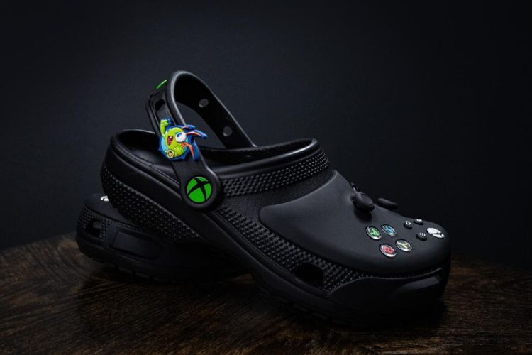 sandal, Xbox, controller, Crocs, microsoft, xbox, Crocs Rilis Sandal dengan Desain 