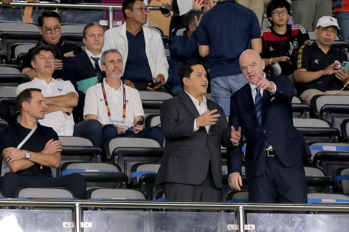 Erick Thohir, FIFA, Gianni Infantino, Indonesia, Qatar, FIFA Matchday, PSSI, Erick Thohir Terbang ke Qatar dan Bertemu Presiden FIFA, Ada Apa?