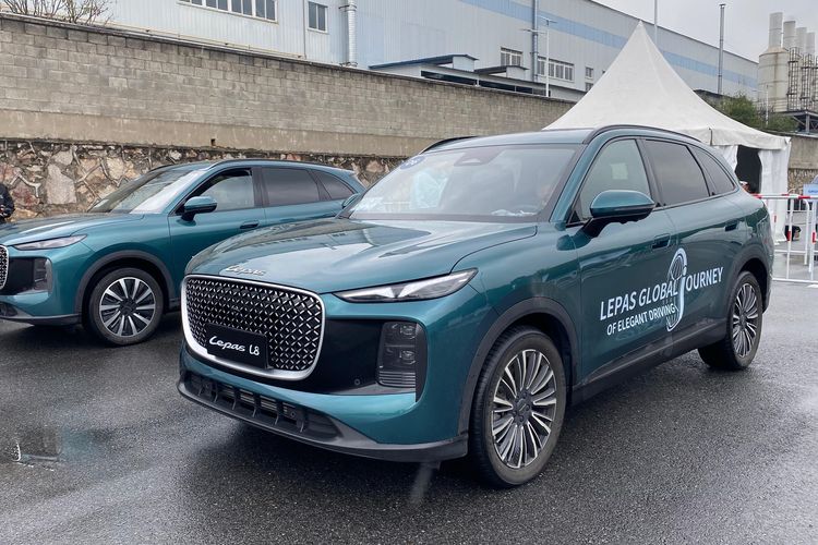Toyota, Lepas, mobil listrik, GJAW, Suzuki, pameran otomotif, mobil baru, lepas, GJAW 2025, Deretan Mobil Baru yang Siap Debut di GJAW 2025