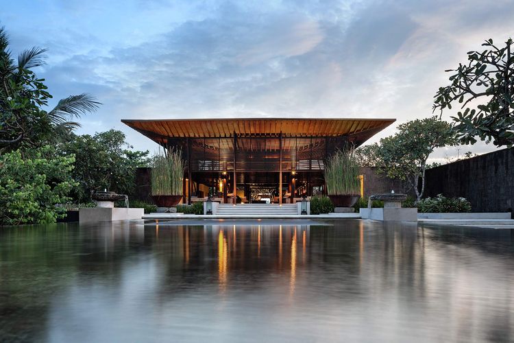 Mulai dari Bali hingga NTT, hotel ramah lingkungan ini menawarkan pengalaman staycation nyaman dengan konsep berkelanjutan. Salah satunya Soori Bali., 1. Hyatt Regency Yogyakarta, 2. Soori Bali, 3. Greenhost Boutique Hotel Prawirotaman, 4. Alila Villas Uluwatu, 5. Merumatta Senggigi Lombok, 6. Alila Solo, 7. Mercure Bali Sanur Resort, 8. Nihi Sumba