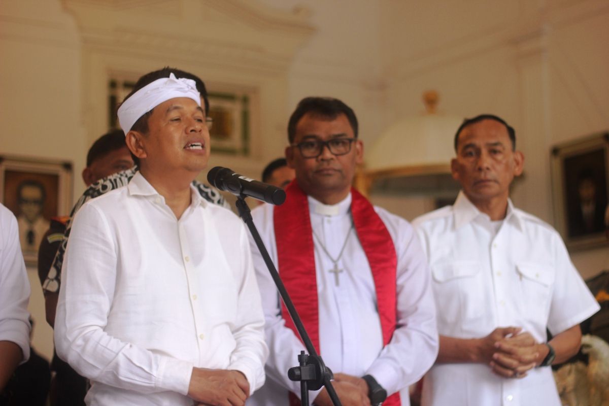 Dedi Mulyadi, Gubernur Jawa Barat, kabupaten cianjur, Gereja Kristen Alkitab Indonesia, jaminan tanah ke bank, Pendeta Menangis di Hadapan Dedi Mulyadi, Sengketa Lahan Gereja Cianjur yang Disita Bank Akan Ditebus