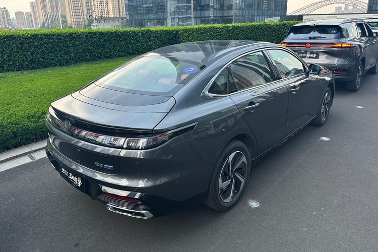 Changan, sedan hybrid, Chongqing, Blue Core HEV, Changan Eado, Kencan dengan Sedan Hybrid Changan Eado Langsung di Chongqing