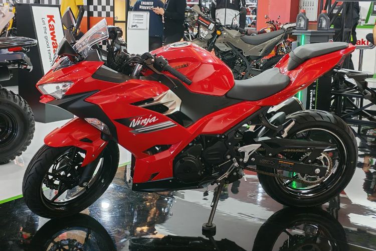 Ninja 250, Terbatas, Ninja 250 Hanya Dibanderol Rp 44,9 Juta di IIMS 2026