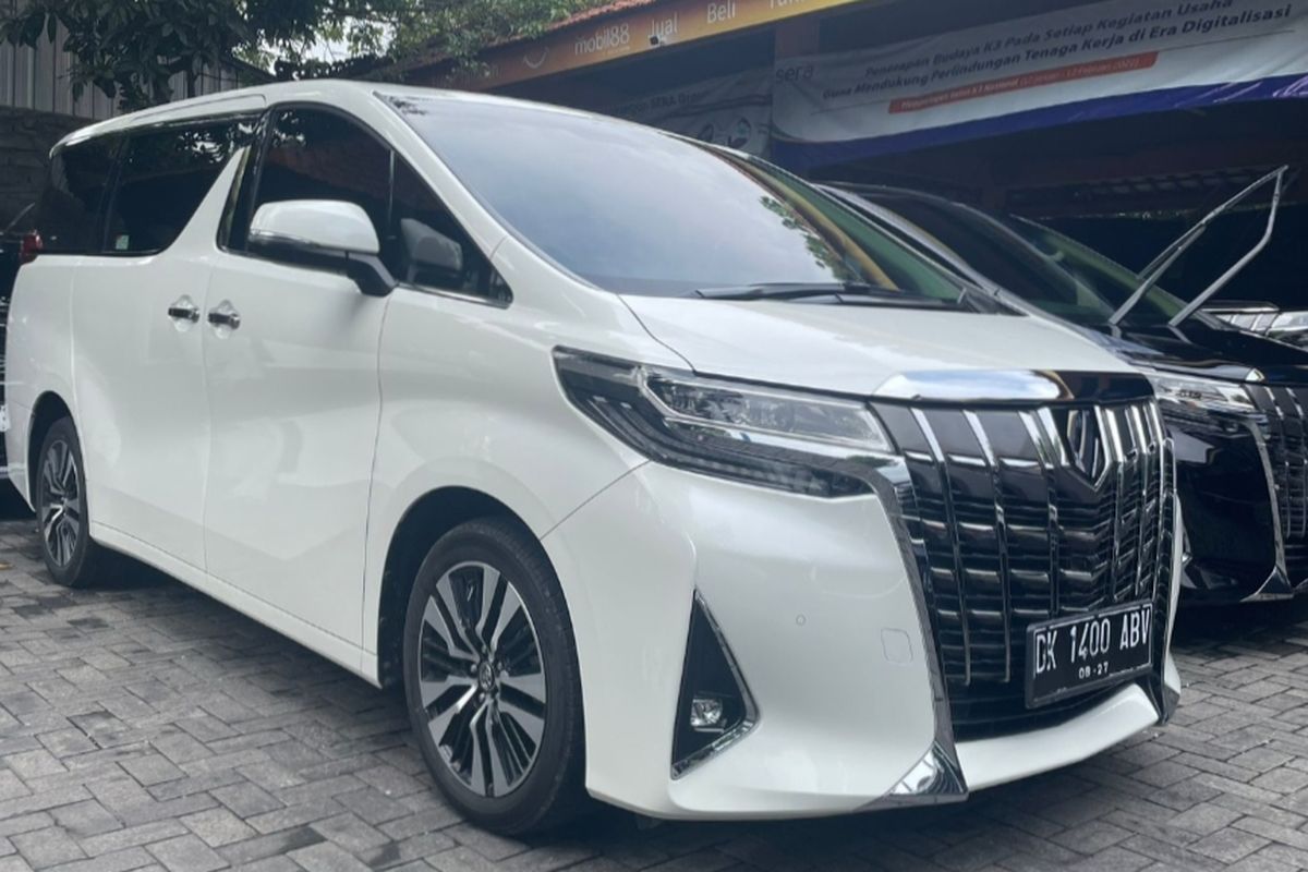 harga mobil bekas, Alphard, Denza D9, mobil listrik, Pasar Mobil Listrik Turun, Alphard Tertekan oleh Denza D9