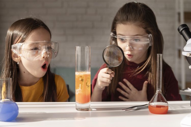 Montessori, Montessori adalah, apa itu montessori, montessori adalah, metode montessori, sekolah montessori, belajar montessori, manfaat montessori, manfaat montessori bagi tumbuh kembang anak adalah, manfaat montessori untuk anak, manfaat sekolah montessori, manfaat metode montessori, manfaat kelas montessori, Manfaat Anak Sekolah Montessori Menurut Pakar, Lebih Mandiri