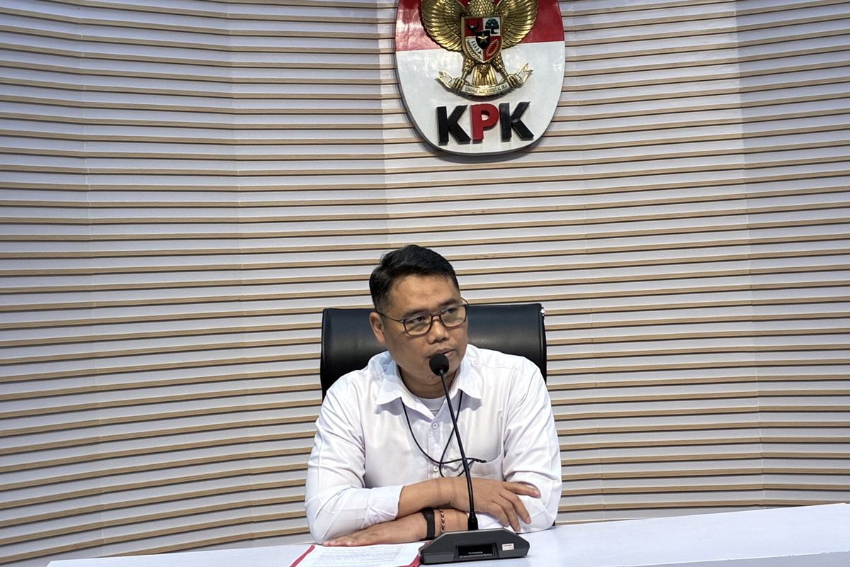 Kenaikan pangkat, Asep Guntur Rahayu, Profil Asep Guntur Rahayu, Deputi KPK yang Naik Pangkat Jadi Jenderal Bintang Dua