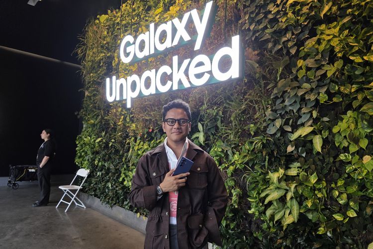 Samsung, Galaxy Z Fold 7, Galaxy Z Flip 7, Samsung Z Flip 7, samsung z fold 7, samsung z flip 7, Tipisnya Samsung Z Fold 7 dan Z Flip 7 Curi Perhatian Prilly Latuconsina dan Arief Muhammad