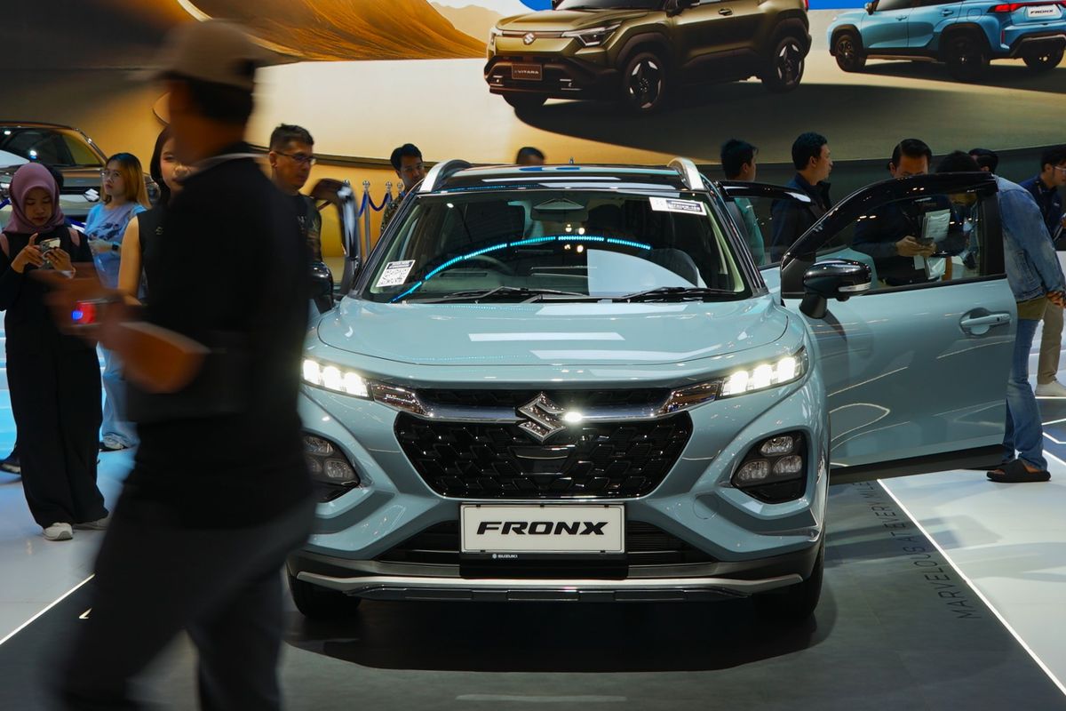Fronx, Suzuki Fronx, diskon mobil baru, suzuki fronx, Harga Suzuki Fronx, diskon suzuki fronx, Suzuki Fronx Diskon Rp 18 Juta pada November 2025