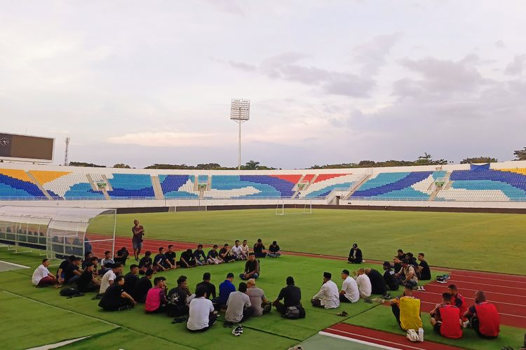 Tragedi Kanjuruhan, sepak bola Indonesia, Stadion Kanjuruhan, Arema FC, tragedi Kanjuruhan, Seribu Hari Tragedi Kanjuruhan, Luka Tak Pernah Sembuh, Doa Terus Mengalir