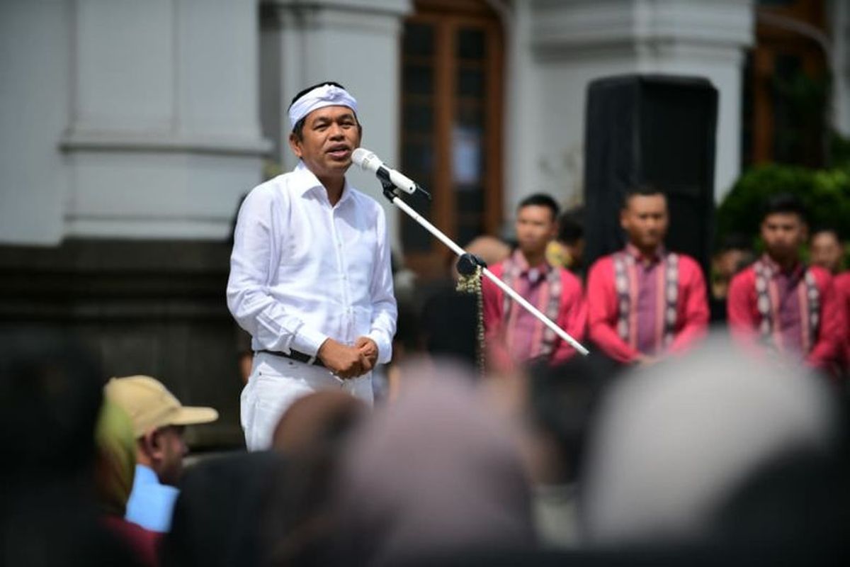 Dedi Mulyadi, Gubernur Jawa Barat, transfer ke daerah dipangkas, Menkeu Purbaya, pemotongan transfer ke daerah, tkd 2026 dipangkas, Ini Alasan Dedi Mulyadi Tak Ikut, Berapa Besar Dana yang Dipangkas?, Bagaimana Strategi Efisiensi yang Akan Dilakukan?, Apakah Efisiensi Akan Mengurangi Belanja Pembangunan?, Bagaimana Respons Daerah Lain terhadap Pemotongan TKD?