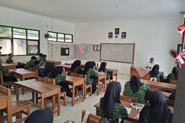 jawa barat, guru tampar siswa, Cimarga, SMAN 1 Cimarga, Kepala SMAN 1 Cimarga, Kepala SMAN 1 Cimarga Legawa Dinonaktifkan Usai Tampar Siswa: Tidak Masalah, Bukan Pemberhentian