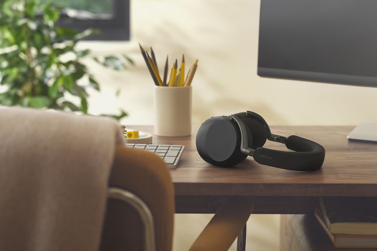 headset, Jabra, Jabra Evolve3 85, Jabra Evolve3 75, harga, Jabra Evolve3 85 dan 75 Resmi di Indonesia, Headset AI untuk 