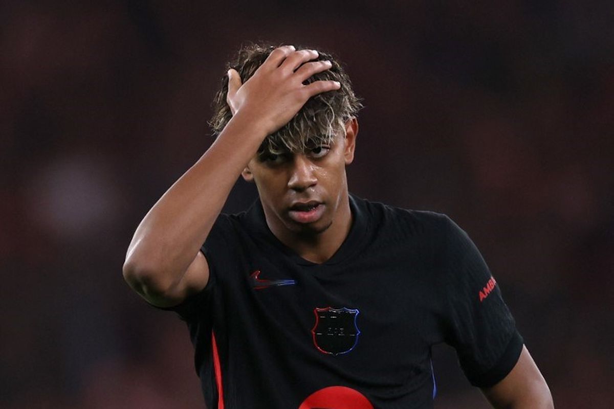Barcelona, Liga Spanyol, Deco, Hansi Flick, Lamine Yamal, direktur olahraga barcelona, manajemen barcelona, Status Lamine Yamal Picu Ketegangan Hansi Flick dan Manajemen Barcelona