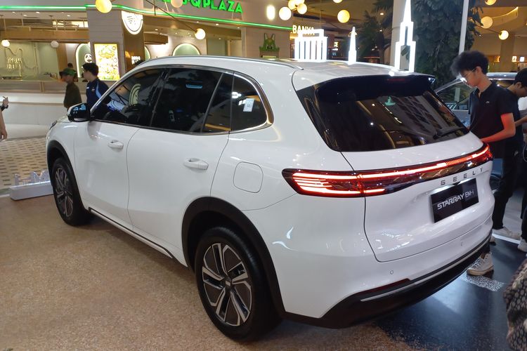 model baru, Geely, PHEV, Battery Electric Vehicle (BEV), internal combustion engine, plug-in hybrid electric vehicle, Geely Auto Indonesia, Geely Bakal Pasarkan 7 Model di Indonesia hingga 2027