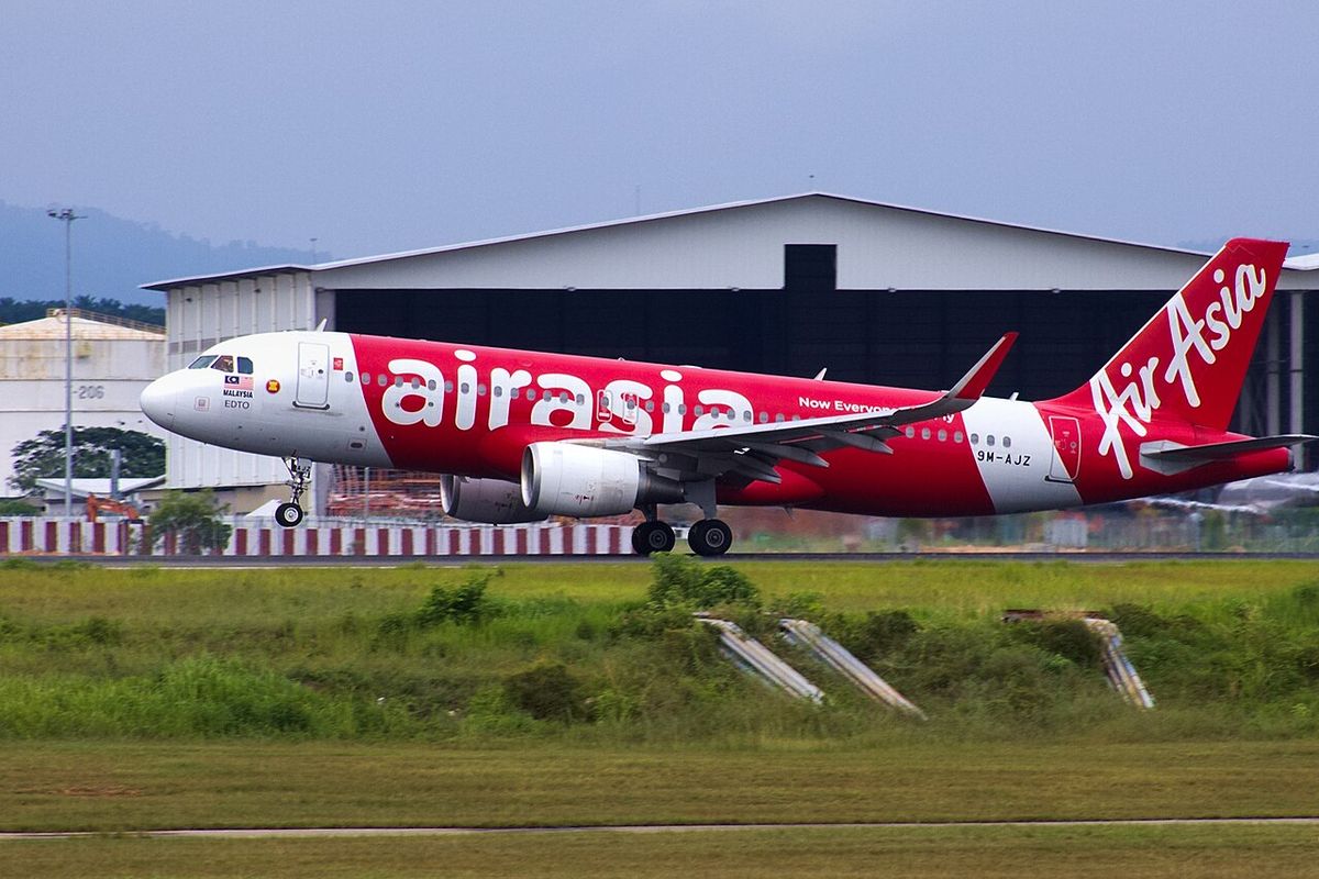pesawat airasia malaysia, pesawat airasia salah mendarat, pesawat airasia salah mendarat di korea selatan, alasan pesawat airasia salah mendarat di korea selatan, penyebab pesawat airasia salah mendarat di korea selatan, Pesawat AirAsia dari Kuala Lumpur Salah Mendarat di Bandara Korea