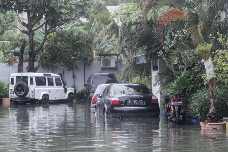 banjir, mobil bekas, mobil, Risiko Beli Mobil Bekas Banjir: ABS dan Airbag Bisa Gagal Fungsi