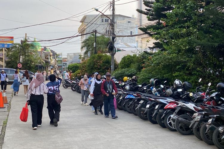 parkir liar, Parkir liar, pemberantasan parkir liar, motor, ormas, Ormas, Pemberantasan parkir liar, Ini Penyebab Parkir Liar Motor Sulit Diberantas