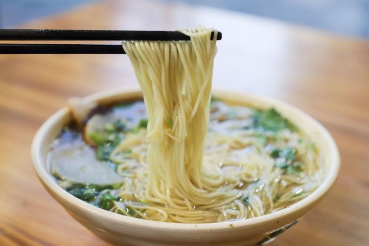 Bakmi Jowo, Bakmi Jowo Bu Citro 1 Solo, bakmi Jowo, Resep bakmi Jowo, resep bakmi Jowo, bakmi Jowo goreng, bakmi Jowo rebus, Jokowi makan bakmi Jowo, Prabowo makan Bakmi Jowo, Bakmi Jowo Jadi Menu Jokowi, Prabowo, dan Gibran saat di Solo: Intip Resep dan Bahannya!, Bahan-bahan, Bumbu yang dihaluskan:, Bahan taburan, Pelengkap, Cara membuat, Bahan-bahan, Bumbu yang dihaluskan, Cara membuat bakmi Jowo goreng