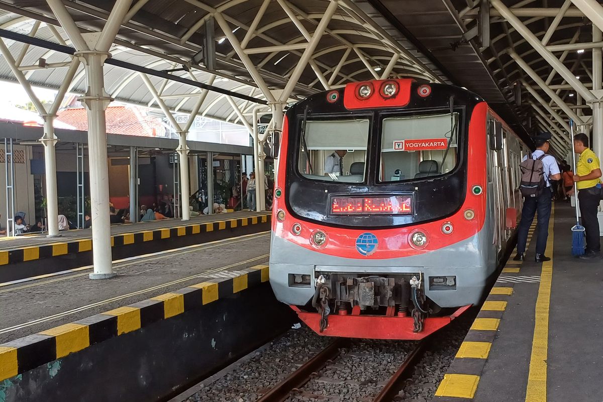 KRL Jogja-Solo, Jadwal KRL Jogja-Solo, jadwal KRL Jogja-Solo, jadwal KRL Jogja-Solo hari ini, krl jogja-solo hari ini, Jadwal KRL Jogja-Solo 8-9 Juni 2025 ke Arah Solo, Cek Jam Keberangkatan Terakhir, Stasiun Yogyakarta (YK), Stasiun Lempuyangan (LPN), Stasiun Maguwo (MGW), Stasiun Brambanan (BBN), Stasiun Srowot (SWT), Stasiun Klaten (KT), Stasiun Ceper (CE), Stasiun Delanggu (DL), Stasiun Gawok (GW), Stasiun Purwosari (PWS), Stasiun Solo Balapan (SLO), Stasiun Solo Jebres (SK), Stasiun Palur (PL)