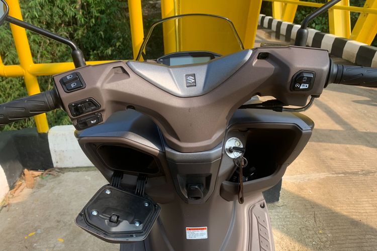 Suzuki Burgman Street 125EX, Komparasi, Burgman Street 125, yamaha freego, Yamaha FreeGo 125, Adu Kepraktisan Yamaha FreeGo 125 vs Suzuki Burgman Street 125EX
