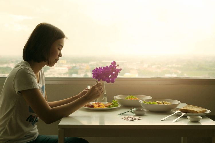 makan sendirian, makan sendiri, Dulu Dianggap Canggung, Makan Sendirian Kini Jadi Tren Gaya Hidup
