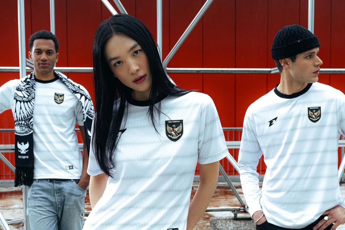 Indonesia vs China, mix and match jersey, Indonesia Vs China, indonesia vs china 2025, Indonesia vs China kapan, Indonesia vs China 5 Juni 2025, Indonesia vs China jam berapa, Indonesia vs China GBK, Siap Nobar Indonesia Vs China, Catat 5 Tips Mix and Match Jersey yang Keren, 1. Pilih bahan jersey yang nyaman, 2. Padukan dengan bawahan kasual, 3. Tambahkan outer atau jaket, 4. Pilih sepatu dan aksesori yang siap tempur, 5. Sesuaikan dengan lokasi nobar