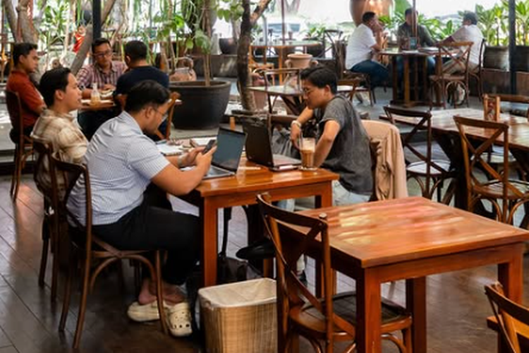 Ngopi Bareng Hewan Peliharaan, Ini 5 Kafe Pet Friendly di Jakarta, 1. Tanatap Coffee Meruya, 2. Six Ounces Coffee, 3. Lazy Boss Coffee and Desserts, 4. C for Cupcakes and Coffee, 5. Kisaku Pasaraya