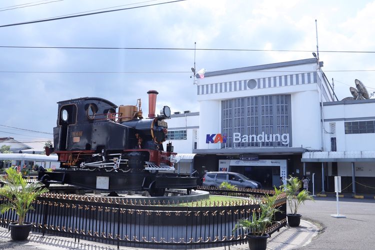 Tiket Kereta Murah, kereta jakarta bandung, kereta lokal garut, rute kereta hemat, Cara Naik Kereta Api dari Jakarta ke Bandung Hanya Rp 16.000, Rute Awal dari Jakarta ke Cikarang, dari Cikarang ke Purwakarta, dari Purwakarta ke Bandung Lewat KA Lokal Garut, Total Perjalanan: Rp 16.000