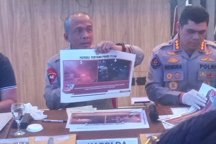 Dedi Mulyadi, Kapolda Jabar, Gubernur Jawa Barat, mahasiswa ditahan, unisba unpas diserang, Dedi Mulyadi Desak Kapolda Jabar Bebaskan Mahasiswa: Kasihan Ibu Bapaknya Nangis Telepon Saya, Bagaimana Sikap Dedi Terhadap Mahasiswa yang Ditahan?, Apa Pandangan Dedi Tentang Aktivisme Mahasiswa?, Bagaimana Respons Kapolda Jabar?, Berapa Jumlah Mahasiswa yang Diamankan?