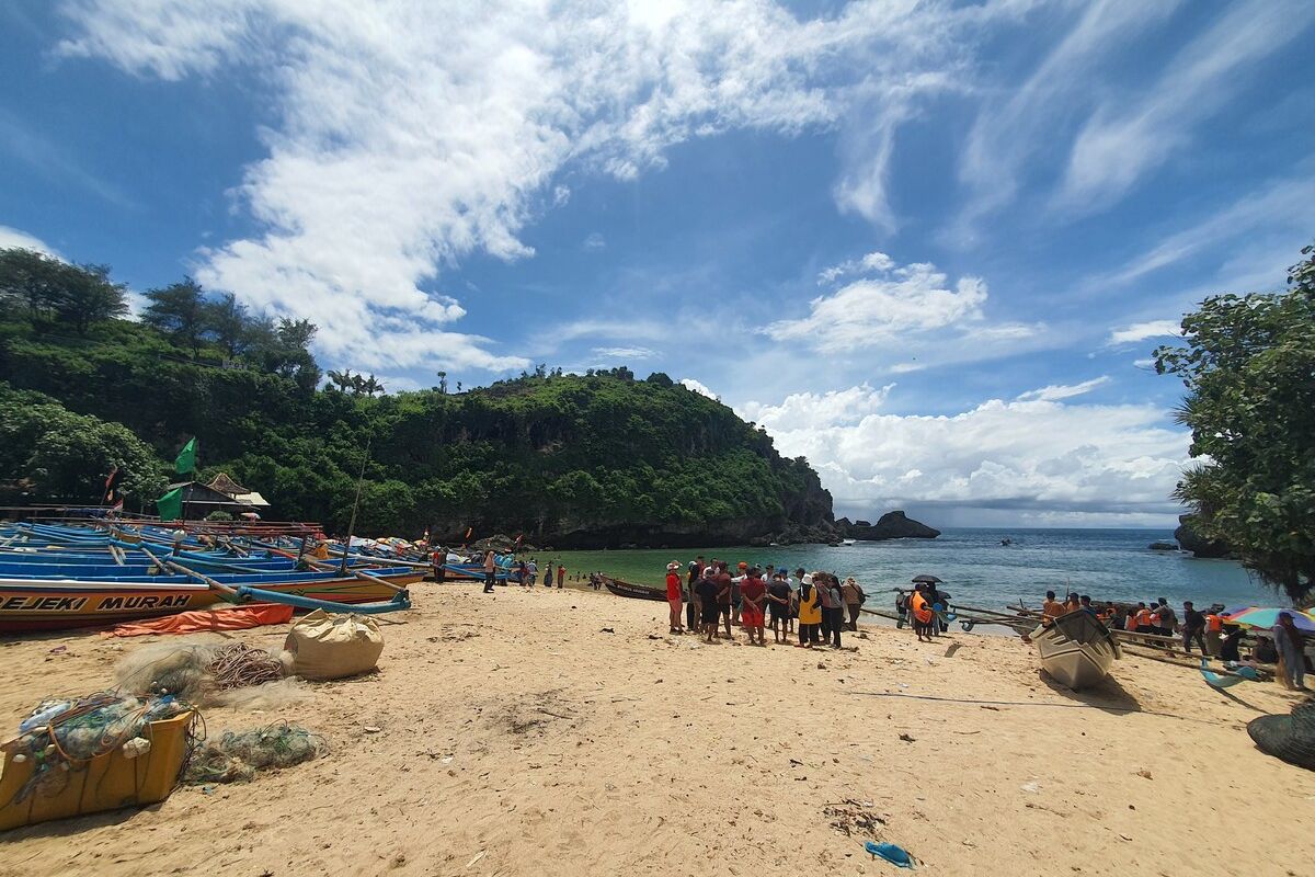 wisata, Libur Akhir Tahun, Puluhan Ribu Wisatawan Kunjungi Pantai di Gunungkidul