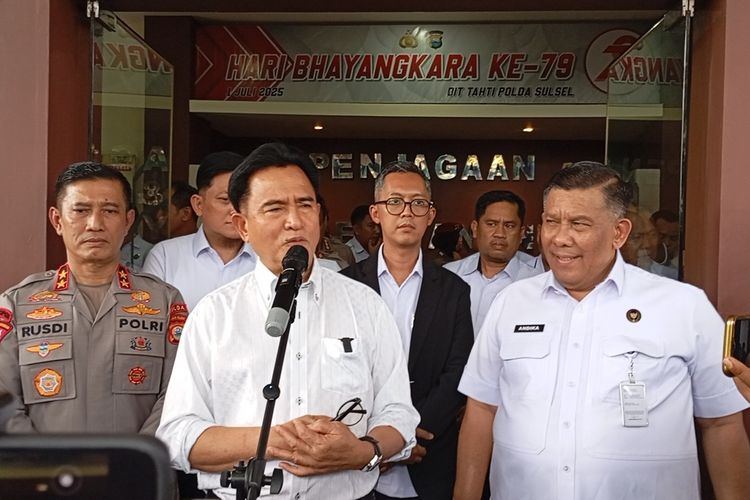 Polda Metro Jaya, Yusril Ihza Mahendra, ferry irwandi, Ferry Irwandi dilaporkan, Ferry Irwandi dituduh pencemaran nama baik, ferry irwandi kasus, TNI Laporkan Ferry Irawadi, Dansatsiber Mabes TNI, Duduk Perkara Kasus TNI dengan Ferry Irwandi yang Tuai Berbagai Reaksi, Alasan TNI Ingin Polisikan Ferry Irwandi: Pencemaran Nama Baik, Polda Metro Jaya: Laporan TNI Tidak Sesuai Putusan MK, Tanggapan Ferry Irwandi Terhadap Sikap TNI, Anggota Parlemen Hingga Menteri Ikut Beri Tanggapan, TNI Lanjutkan Usaha Pidanakan Ferry Irwandi