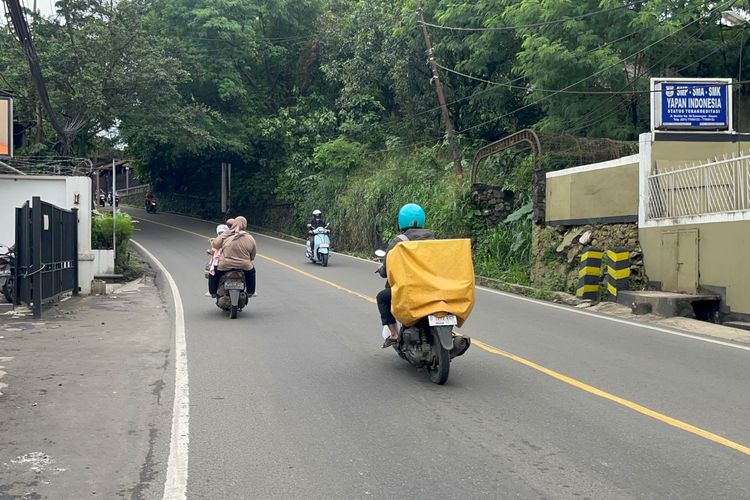 tanjakan, motor matik, Jangan Asal Gas, Ini Tips Motor Matik Lewati Tanjakan