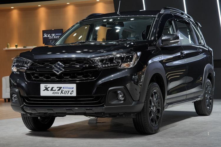 Xpander Cross, Mitsubishi Xpander Cross, Suzuki XL7 Hybrid Alpha Kuro, xl7 alpha kuro, new xl7 hybrid, komparasi xl7 vs xpander cross, Adu XL7 Hybrid Alpha Kuro Vs Xpander Cross: Pertarungan MPV Rasa SUV, Desain dan Dimensi, Mesin dan Performa, Fitur Keselamatan dan Kenyamanan, Plus – Minus, Kesimpulan