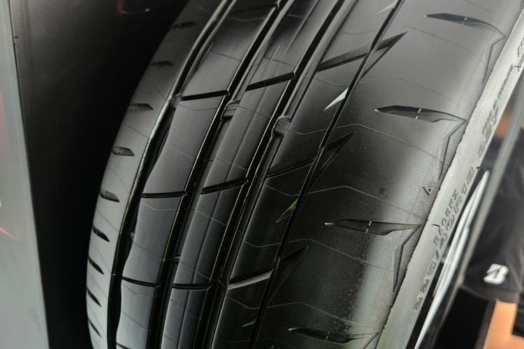 Potenza Adrenalin RE005, Bridgestone, Thailand, Handling, Toyota GR86, kemudi, pengereman, Sensasi Geber Mobil Sport dengan Bridgestone Potenza RE005