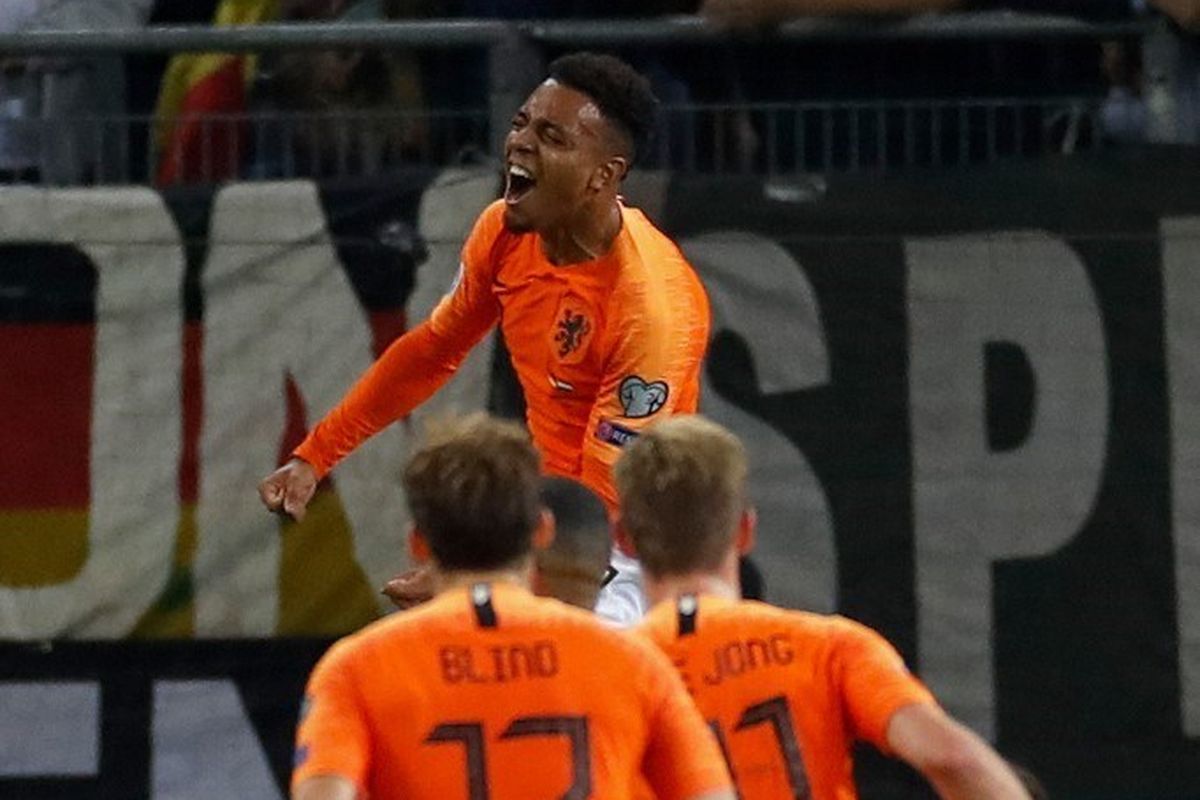 AS Roma, Liga Italia, Donyell Malen, Penyerang asal Belanda, Aston Villa, Napoli, Gabriel Batistuta, Dipinjam dari Aston Villa, Statistik Donyell Malen Hampir Samai Batistuta di AS Roma