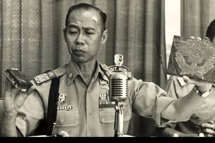 Hoegeng, Kisah Hoegeng Tolak Hadiah Mobil dari Pengusaha Pro Pemerintah, Tak Mau Menteri Jadi 