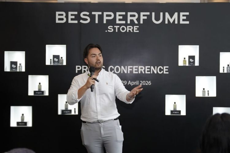 BestPerfume, Josh Frost, Rahasia Wangi Parfum Tahan Seharian di Cuaca Panas, Menurut Perfumer Singapura, Konsentrasi Jadi Kunci Utama, Berapa Lama Parfum Bisa Bertahan?, Tips agar Tetap Wangi Seharian, Menyesuaikan Parfum dengan Iklim