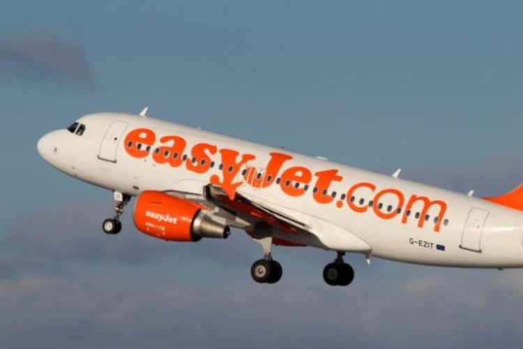 EasyJet, power bank, Pesawat Ini Terpaksa Dialihkan akibat Power Bank di Bagasi
