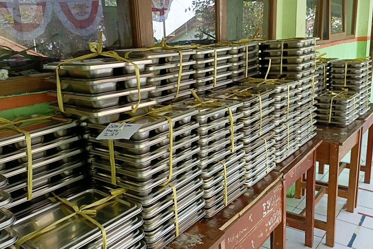 Kabupaten Semarang, makan bergizi gratis, keracunan MBG, kasus keracunan mbg, Sertifikat Laik Higiene dan Sanitasi, MBG di Kabupaten Semarang, Hanya 1 SPPG Miliki Sertifikat Laik Higiene